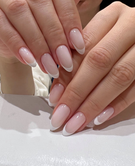 Press on nails - French amande