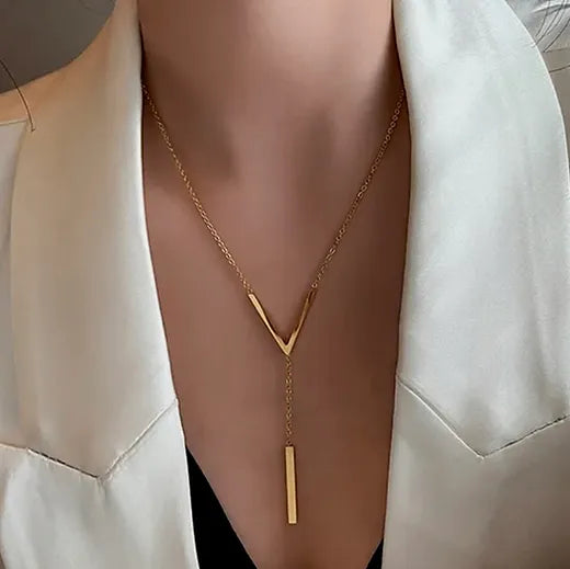 Collier « V » plaqué Or 18K